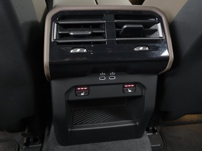 2025 BMW 5 SERIES 缩略图 23