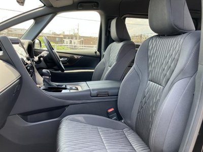 2026 Toyota ALPHARD photo 7