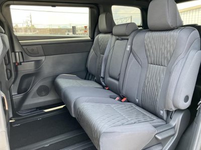 2026 Toyota ALPHARD photo 8