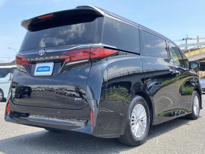 2026 Toyota ALPHARD photo 3
