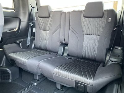 2026 Toyota ALPHARD — миниатюра 19