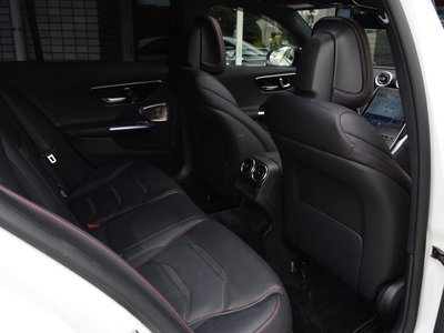 2025 Mercedes-BENZ C-CLASS AMG — фото 5