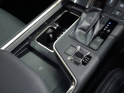 صورة مصغرة 19 لـ 2025 Lexus GX