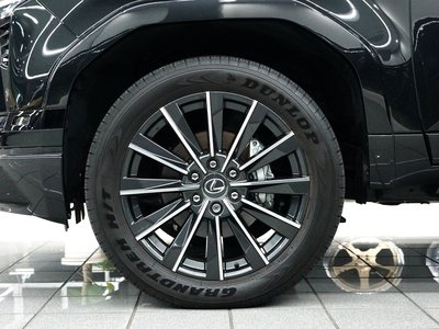 2025 Lexus GX photo 4