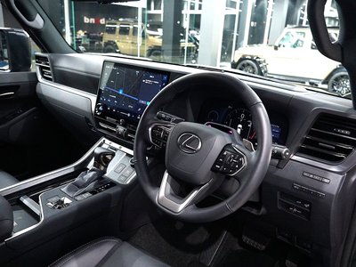 2025 Lexus GX photo 6