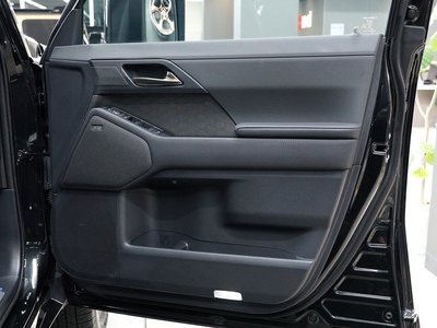 صورة مصغرة 43 لـ 2025 Lexus GX