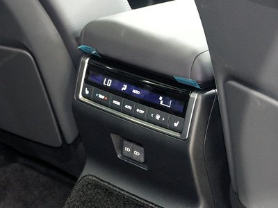 صورة مصغرة 31 لـ 2025 Lexus GX