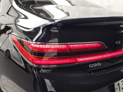 2021 Genesis G90 photo 10