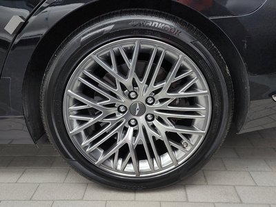 2021 Genesis G90 photo 8