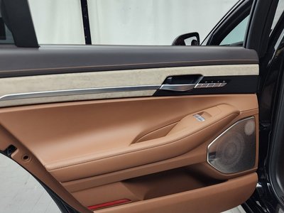 صورة مصغرة 15 لـ 2021 Genesis G90