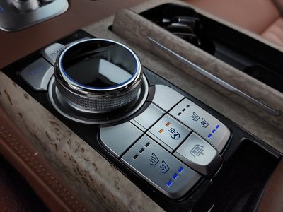 صورة مصغرة 12 لـ 2021 Genesis G90