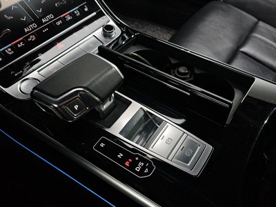 AUDI A8 - 9