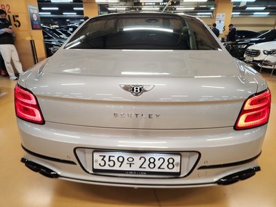 BENTLEY FLYING SPUR - 6