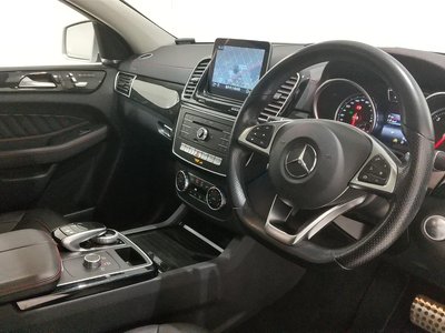 صورة 2 لـ 2021 Mercedes-BENZ GLE