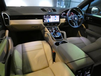 صورة 9 لـ 2018 Porsche CAYENNE
