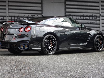 NISSAN GT-R - 5