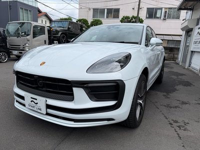 PORSCHE MACAN - 3