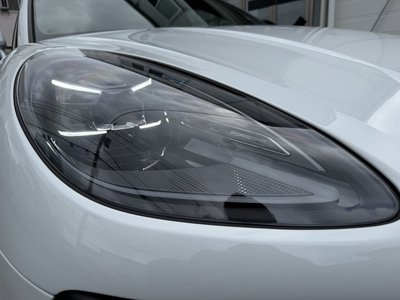 PORSCHE MACAN - 8