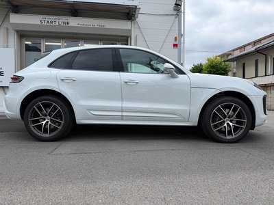 PORSCHE MACAN - 4
