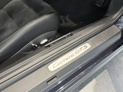 2017 Porsche 911 thumbnail 16