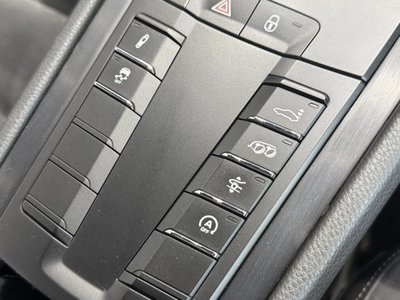 2017 Porsche 911 thumbnail 19