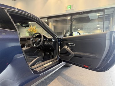 2017 Porsche 911 thumbnail 14