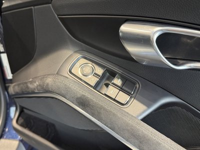 2017 Porsche 911 thumbnail 15
