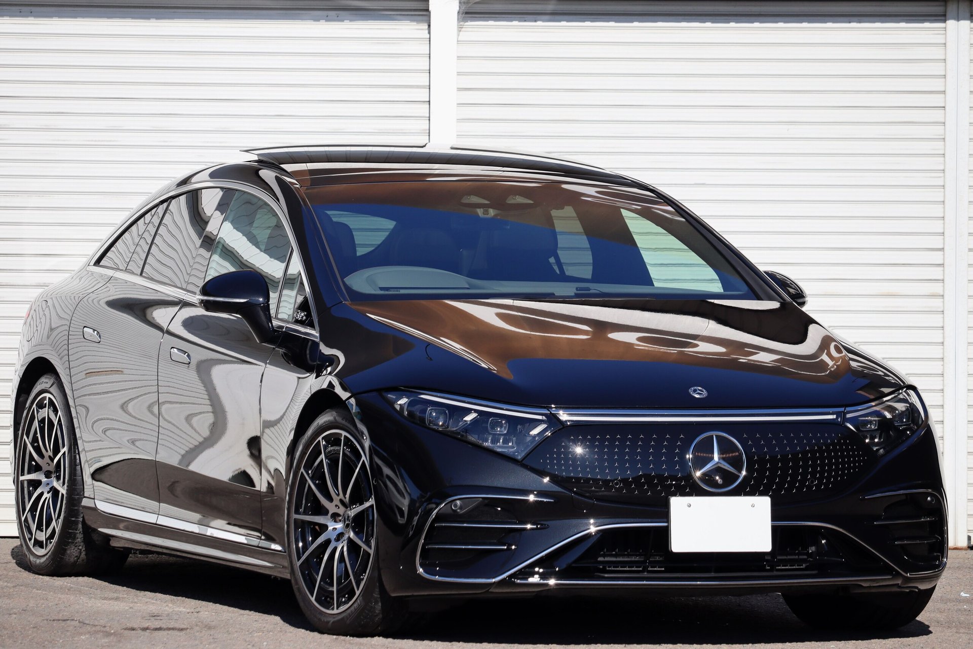 MERCEDES-BENZ EQS - View 1