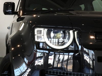 LAND ROVER DEFENDER - 10