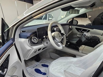 MERCEDES-BENZ EQE - 2