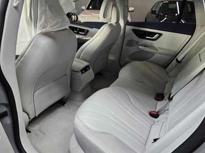 MERCEDES-BENZ EQE - 3