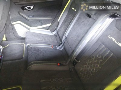 LAMBORGHINI URUS - 6