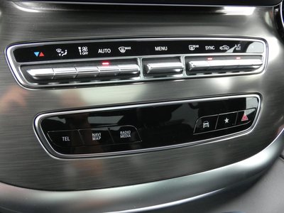 صورة 8 لـ 2023 Mercedes-BENZ V-CLASS