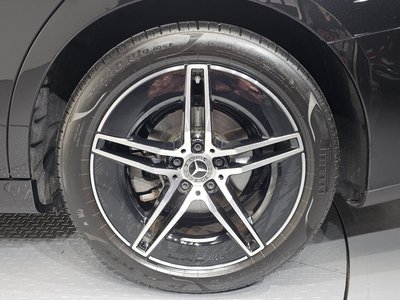 MERCEDES-BENZ E-CLASS - 8