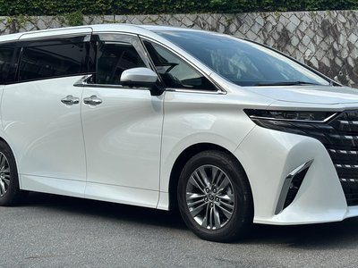 2025 Toyota ALPHARD — фото 4