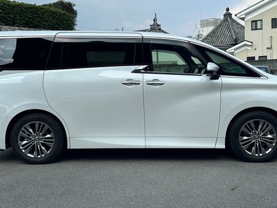 2025 Toyota ALPHARD — фото 5