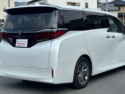 2025 Toyota ALPHARD — фото 6