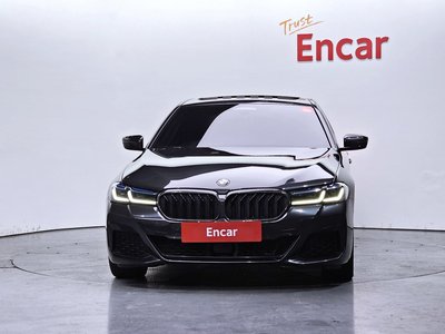 2023 BMW 5 SERIES photo 2