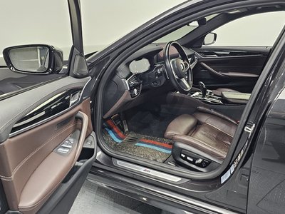 2023 BMW 5 SERIES photo 10
