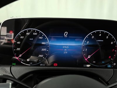 MERCEDES-BENZ E-CLASS - 8