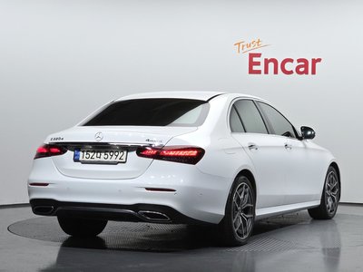 MERCEDES-BENZ E-CLASS - 4