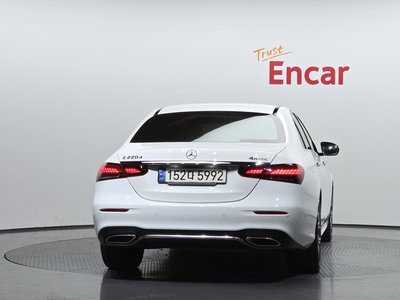 MERCEDES-BENZ E-CLASS - 3