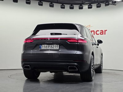 صورة 3 لـ 2021 Porsche CAYENNE