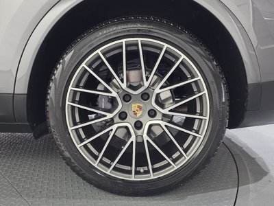 صورة 8 لـ 2021 Porsche CAYENNE