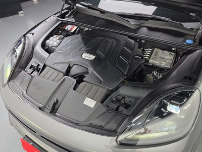 صورة 7 لـ 2021 Porsche CAYENNE