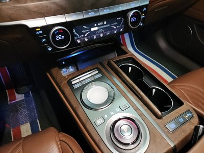 GENESIS G80 (RG3) - 10