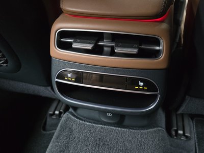 2021 Genesis GV70 — миниатюра 32