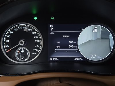 2021 Genesis GV70 — миниатюра 11