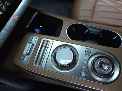 2021 Genesis GV70 — миниатюра 12