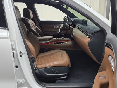 2021 Genesis GV70 — миниатюра 16